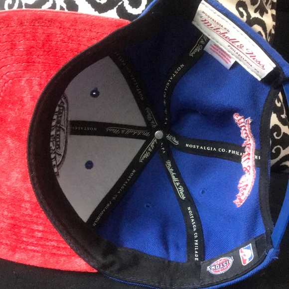 Mitchell and ness Detroit Pistons SnapBack - Picture 8 of 12